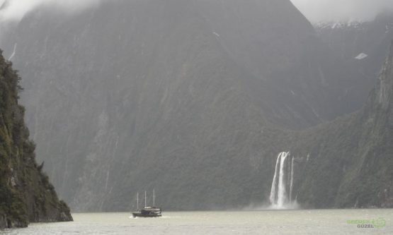 Yeni Zelanda Fiyortları, Milford Sound