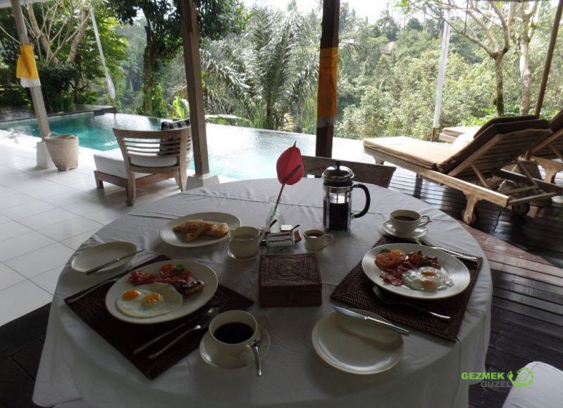 Havuzbaşı Kahvaltısı, Villa Shamballa Bali, Bali'de Balayı