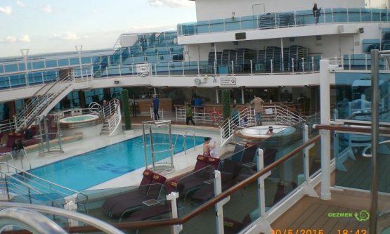 Regal Princess Gemisi Meydanı, Cruise Turları Üzerine