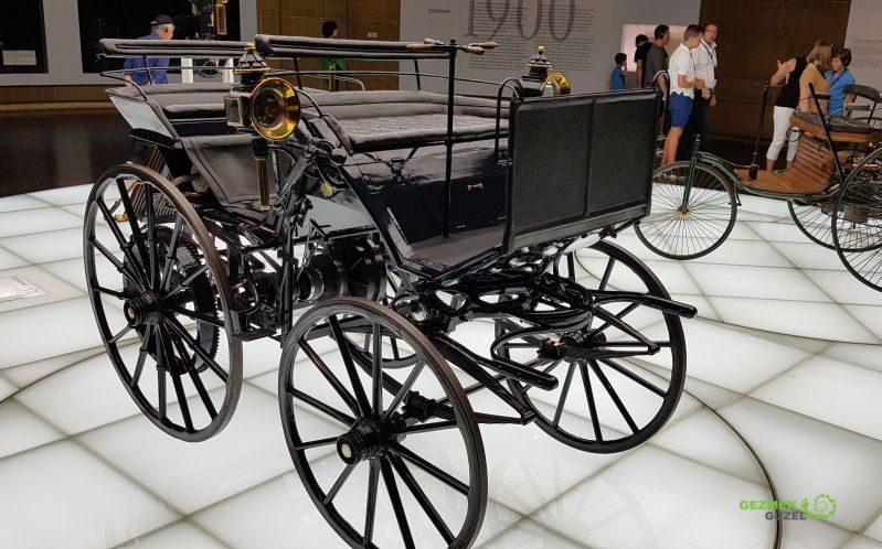 Mercedes Müzesi, İlk motorlu taşıtlar