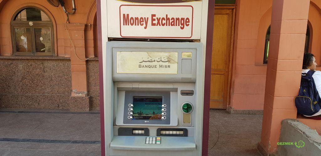 Kahire Gezi Rehberi, Kahire Para Çevirici ATM cihazı