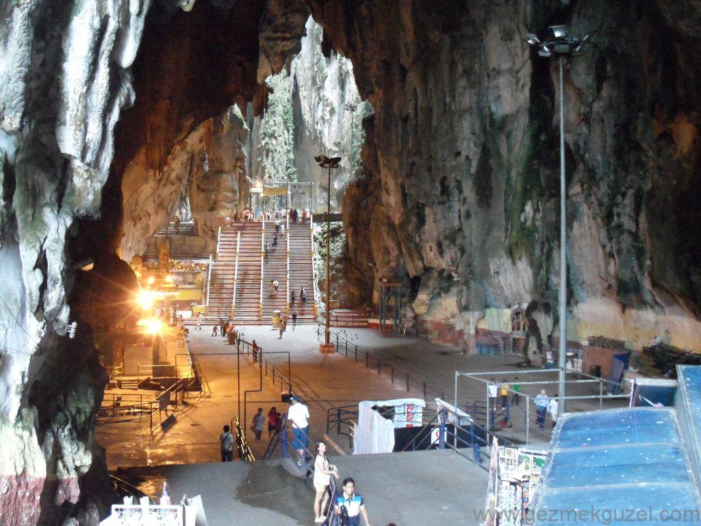 Batu Mağaralarında, Malezya Gezilecek Yerler