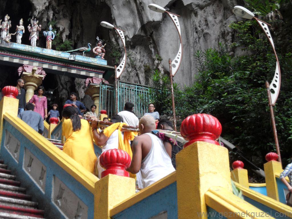 Batu Mağarası Merdivenleri, Kuala Lumpur Gezilecek Yerlerr