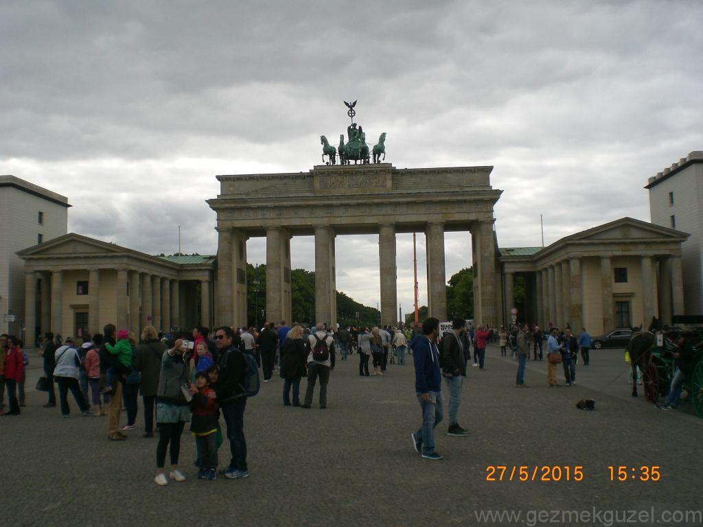 Brandenburg Kapısı, Berlin Turu, Baltık Başkentleri Gezisi