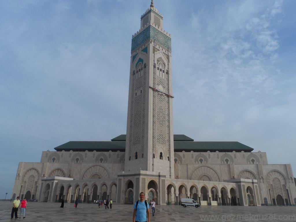 Fas Gezisi Notları, Kazablanka Gezilecek Yerler, Hasan II Camii Önünde
