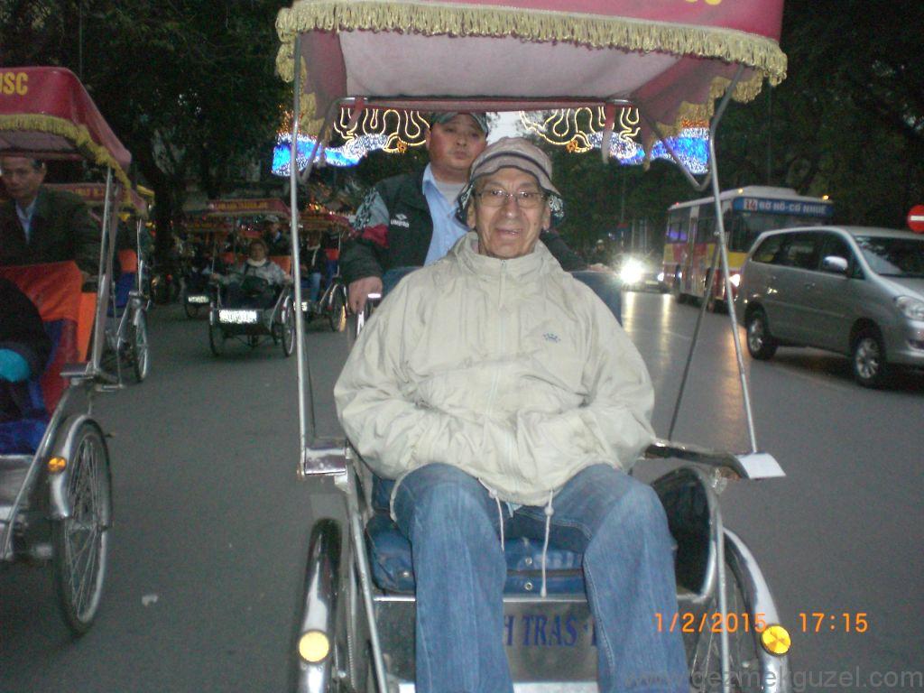 Laos - Kamboçya - Vietnam Gezisi Notları, Hanoi Gezilecek Yerler; Eski kentte tuktuk turu
