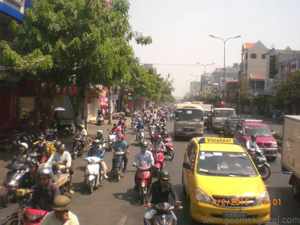 Laos - Kamboçya - Vietnam Gezisi Notları, Ho Chi Minh Gezilecek Yerler, Motorsiklet Ordusu