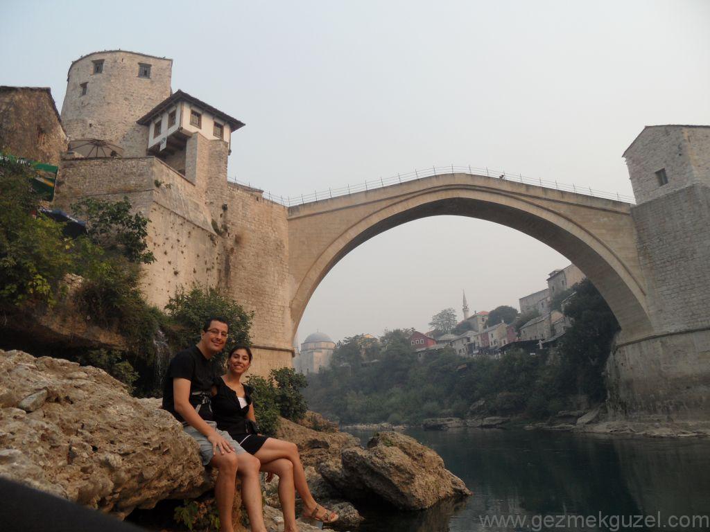 Mostar Köprüsü Önünde, Mostar Gezisi, Eski Yugoslavya Yollarında