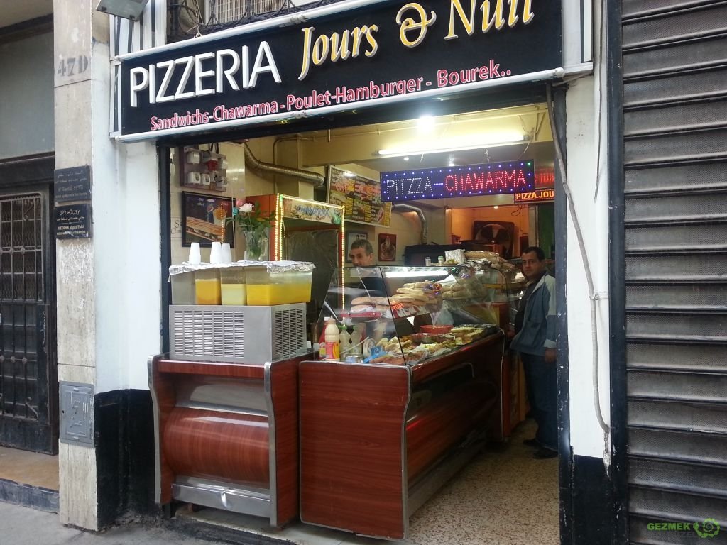 Pizzeria Jours Nuit Cezayir’de Nerede Ne Yenir GEZMEK GÜZEL