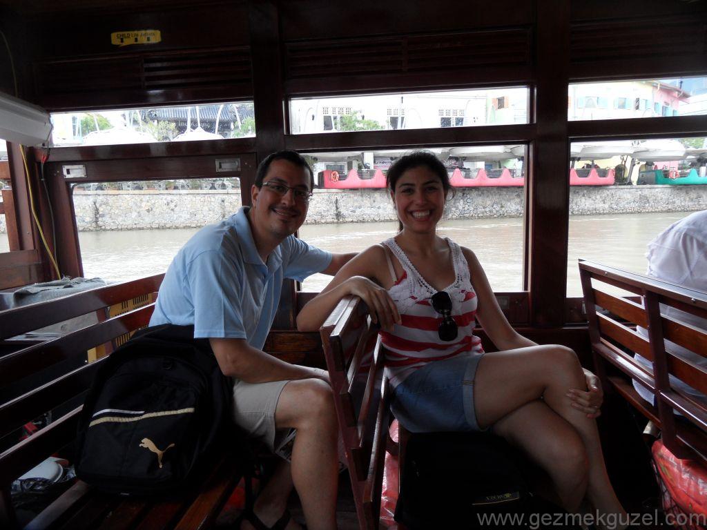 Yeniden Uzakdoğu, Singapur Gezilecek Yerler, Singapur'da Tur Teknesinde