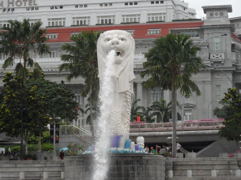 Yeniden Uzakdoğu, Singapur Gezilecek Yerler, Singapur'un Sembolü Merlion Heykeli 2